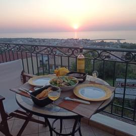 Sunset Balcony, hotel in Kyparissia