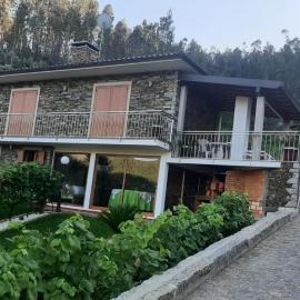 Estúdio de Amor, hotel a Castelo de Paiva