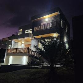 Viesnīca Setsuna, Luxury Oceanic View Villa Near Airport pilsētā Vjēforta