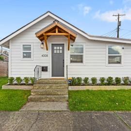 Cozy Bungalow Home 2br, 1ba - 9 min to Tacoma Dome โรงแรมในทาโคมา
