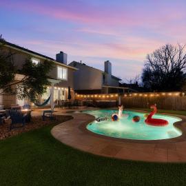 Pool HotTub FirePit BBQ Billiard PS4 Golf, hotel Pflugerville-ben