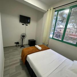 HOTEL PUERTO DULCE - La Virginia, hotel a La Virginia
