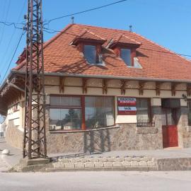 Sasi Apartmanház, hotel in Esztergom