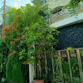 ChiGhaya Guest House, Hotel in Lawean
