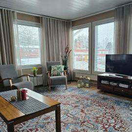 Kirkkotien kyly A Stylish Home with a Legendary Wood-Burning Sauna in Finland, hotel a Ilomantsi