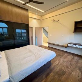 Nitya Eco Living - Where Parikrama Becomes a Way of Living, hotel in Govardhan