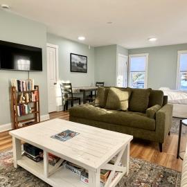 2 BR Home in Bar Harbor Town Hill "Deer Run", Hotel in Bar Harbor