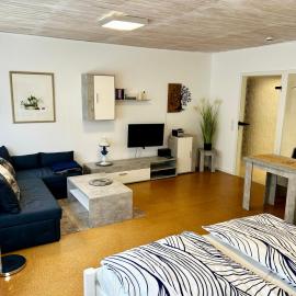 Ferienwohnung Am Heinzenhang Nestchen l, Hotel in Altusried