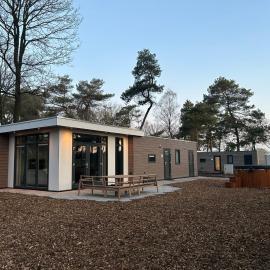 Luxe chalet 5p met hottub midden in het bos - Boshuisje Casa Kuin