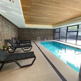 Depto a pasos de la playa, piscina, jacuzzi y patio, hotel v destinácii Puerto Varas