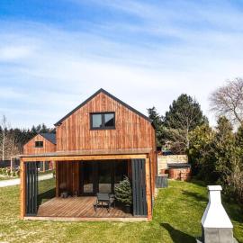 TOP house with private HOT TUB-near sea, lakes and forest