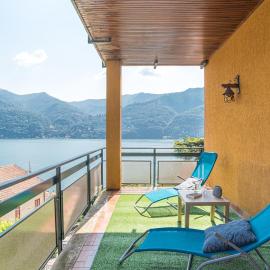 Teo s House private parking and lake view