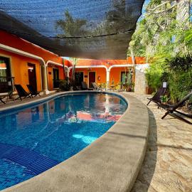 El Zaguán Colonial by GuruHotel, hotel u gradu 'Valladolid'