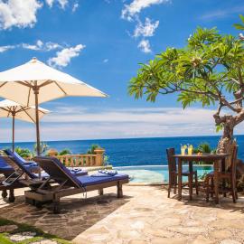Blue Moon Villas Resort، فندق في آميد