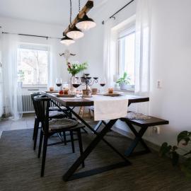 HaHa Nordic Home Partille Spacious 2BR Apartment near Center with Garden & Parking, hotel in Gothenburg