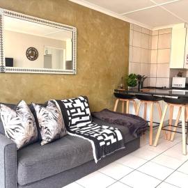 Sea Breeze Manor - Gold unit, hotel en East London