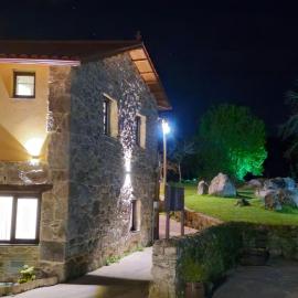 As Penedas, Casa dos Arcos, hotel v mestu Sober