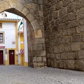 A Casinha do Arco, Porta da Vila, hotel in Nisa