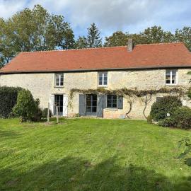 Grand Ferme entièrement rénovée - 1h de Paris 8pax، فندق في Frétoy
