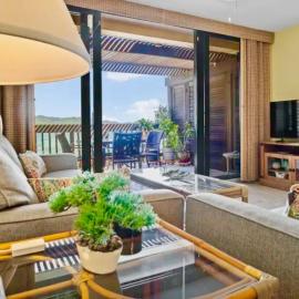 Sapphire Beachfront Condo, hotel a Nazareth