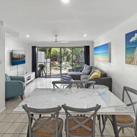 Sunset Waters 10 & Free Buggy - Hamilton Island, hotel in Hamilton Island