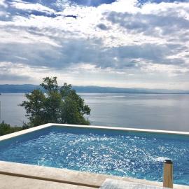 Moderne Familienwohnung mit Panorama-Meerblick