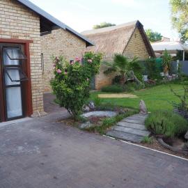 Smirna Guesthouse, hotell i Vryburg