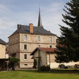 La Distillerie 1881, hotel in Aillevillers-et-Lyaumont