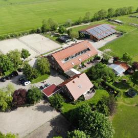 Traberhof - Landurlaub in seiner schönsten Form - freies Reiten inbegriffen - Hunde willkommen - Sauna im Haus - Kanuverleih - tolle Radwege - Deich in Sichtweite, hotelli kohteessa Wangerland