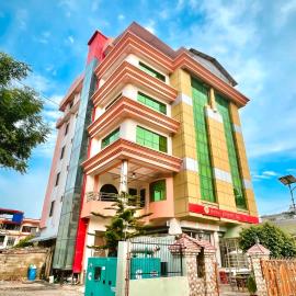 Hotel Everest Inn Pvt Ltd, hotel en Butwāl