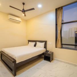 VR Paradise - Near SIPCOT Chennai OMR, hotel u gradu Kelambākkam