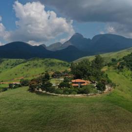 Pousada Fazenda Aroeira Secretário، فندق في إتايبافا