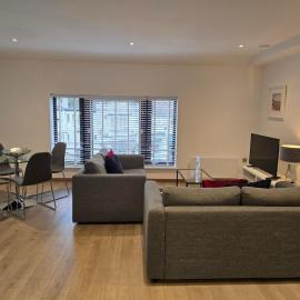 Roomspace Serviced Apartments - Harvest Lane, hotel v destinácii Thames Ditton