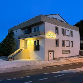 Hotel L'Orangeraie, hotelli kohteessa Le Lavandou