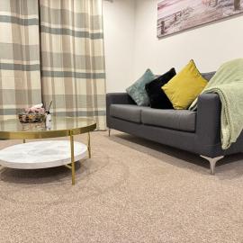 Havilah House- Stunning 2-Bed Apartment by the Beach and Swansea Marina, hotel in Swansea