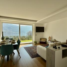 Elda apartment with garden and lake view