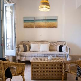 AquaBluSyros 2، فندق في Posidhonía