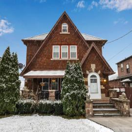 Close to Niagara Fall Dream Home, hotel u gradu Najagara Fols