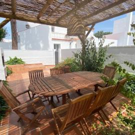 Duplex Las Torres La Barrosa - 750m from the Beach, hotel in Novo Sancti Petri