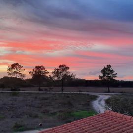 Sunset flat in Malhadais, hotel in Odeceixe