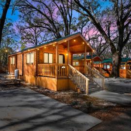 Happy Travelers RV Resort, hotel i Thonotosassa