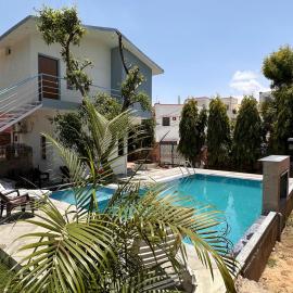 Yug Villa, ξενοδοχείο στο Ουνταϊπούρ