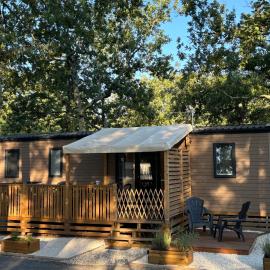 Mobilhome sud Ardeche Camping Le Domaine de Chaussy, khách sạn ở Ruoms