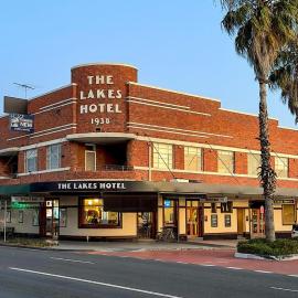 The Lakes Hotel, Rosebery, hotell i Sydney