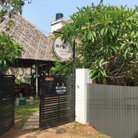 Sky's Surf Hostel, hotel in Varkala