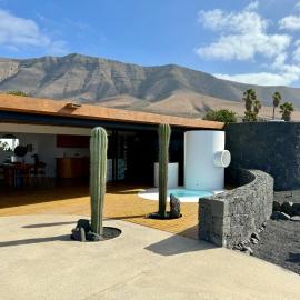 Canaryislandshost I Petra, hotel in Famara