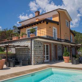 066 - VILLA LETIZIA, Elegante 3 PISCINA e Natura, 10 minuti da MARE e SPIAGGIE, hotel a Casarza Ligure