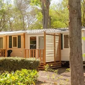 Mobil-home 6 pers, tout confort Clim, piscine & animations โรงแรมในแอกด์