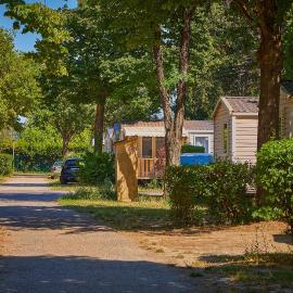 Homair Mobil-homes Camping Les Avignon، فندق في فيلنوف-ليه-آفينيون