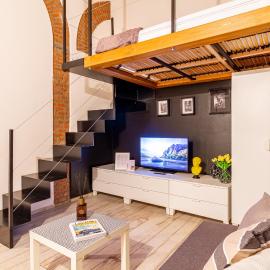Casa Volturno by Houset, готель у місті Монца